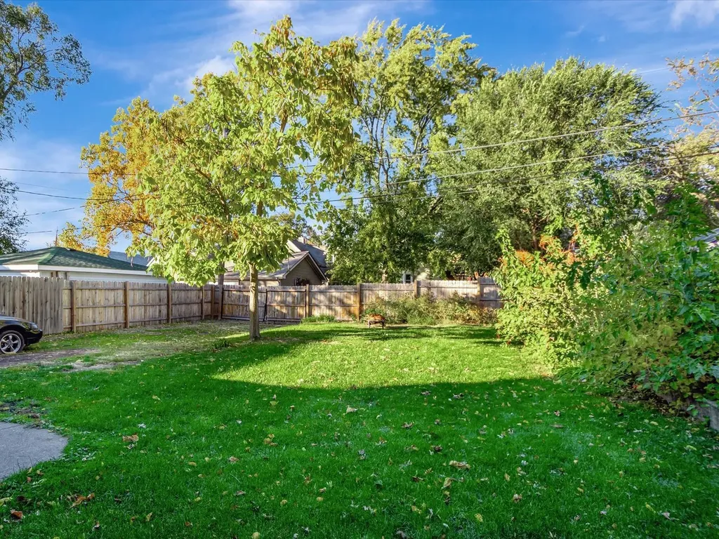 2718 Union Street Blue Island IL 60406