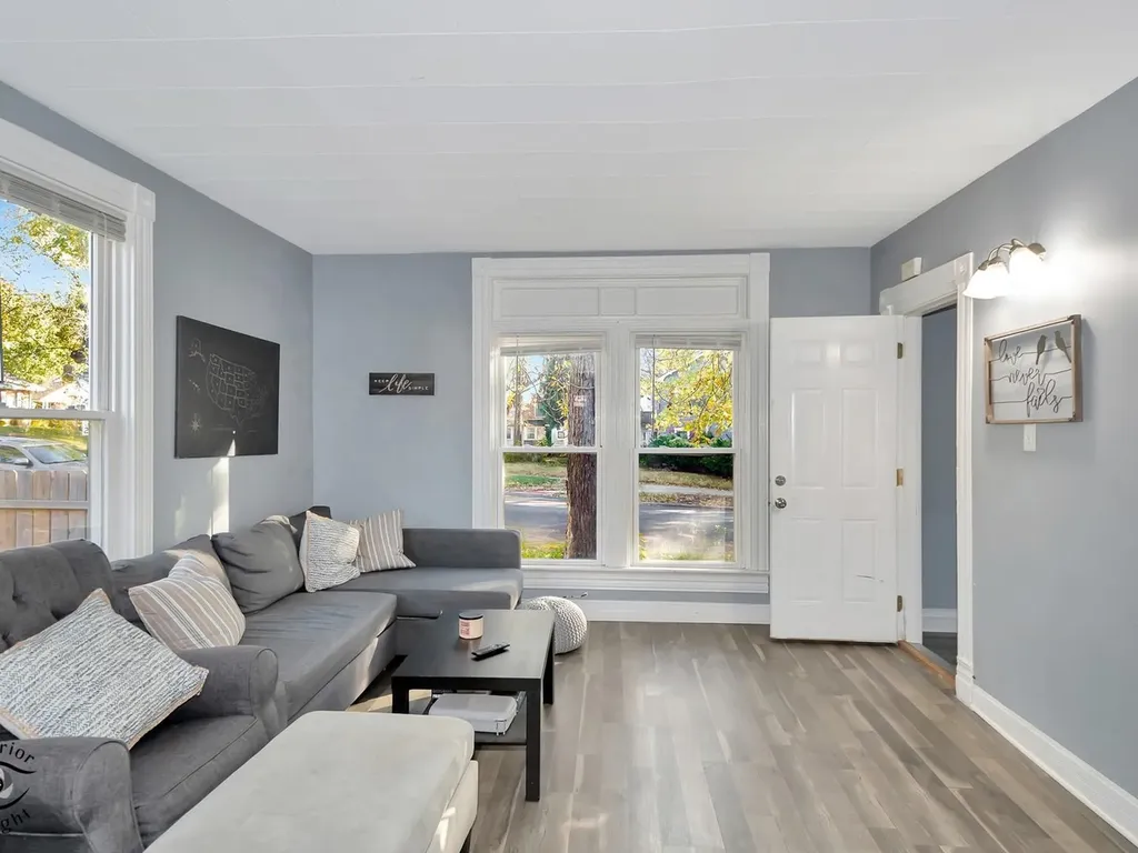2718 Union Street Blue Island IL 60406