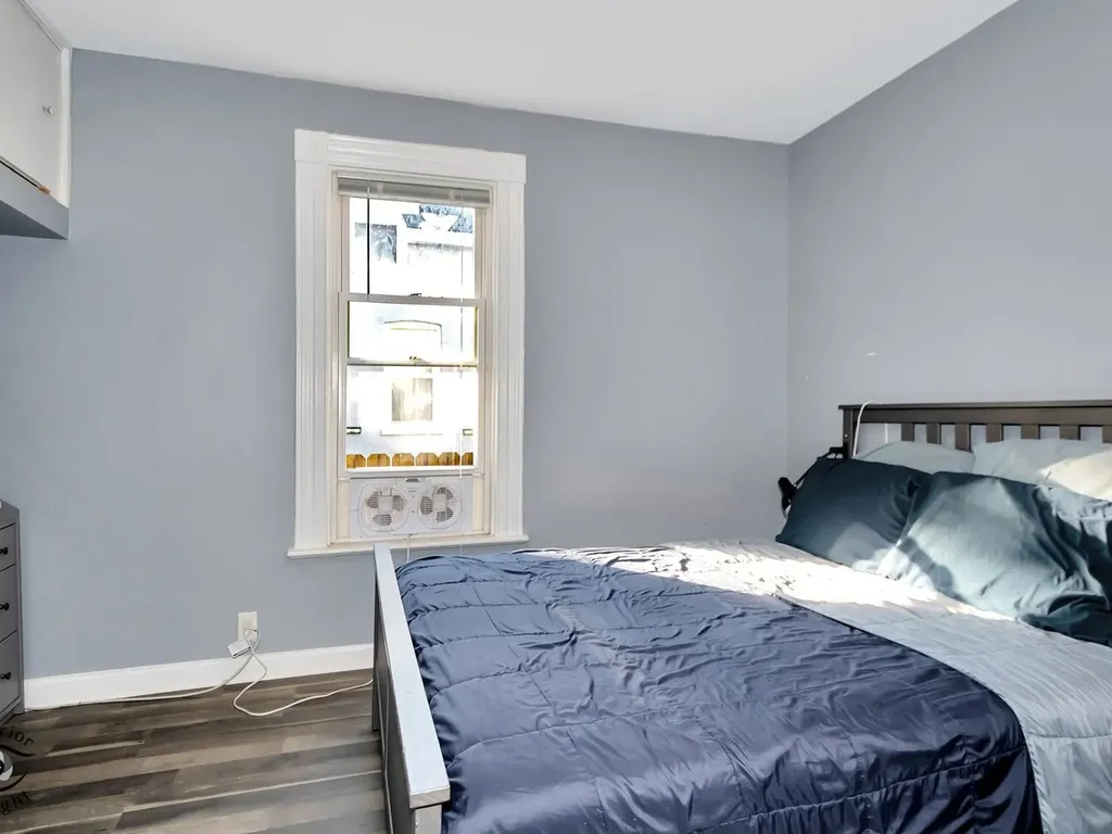 2718 Union Street Blue Island IL 60406