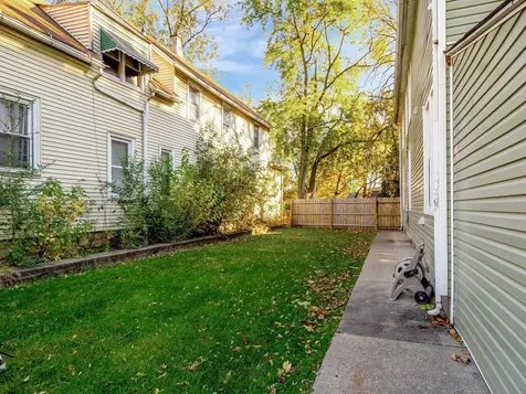 2718 Union Street Blue Island IL 60406