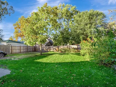 2718 Union Street Blue Island IL 60406