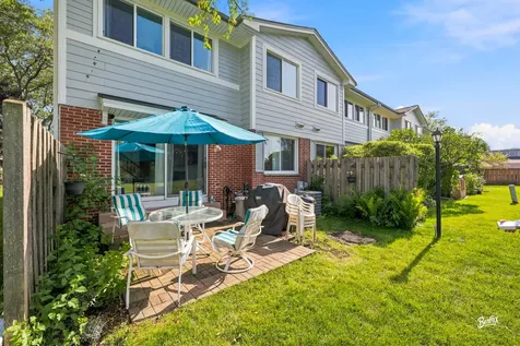 686 Mallard Lane Deerfield IL 60015