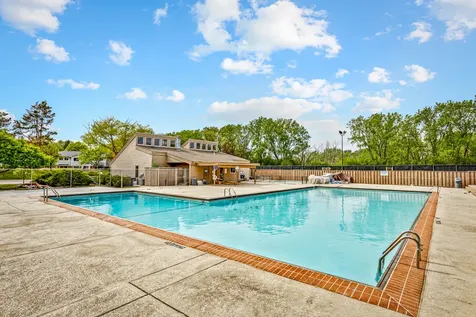 686 Mallard Lane Deerfield IL 60015