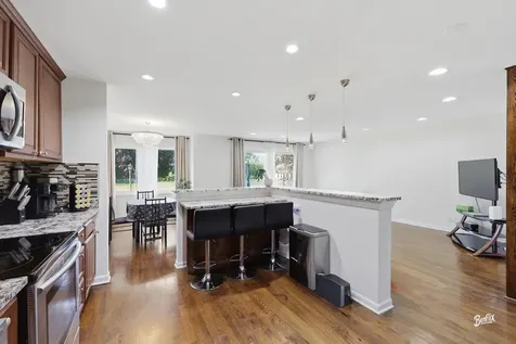 686 Mallard Lane Deerfield IL 60015