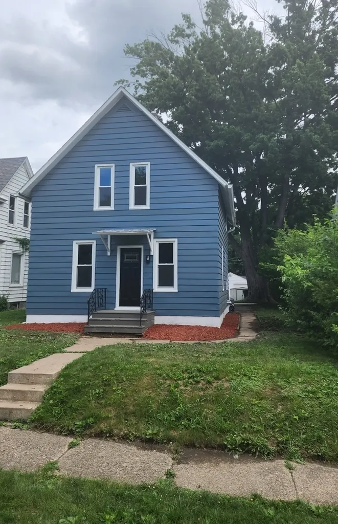 1718 11TH Street Moline IL 61265