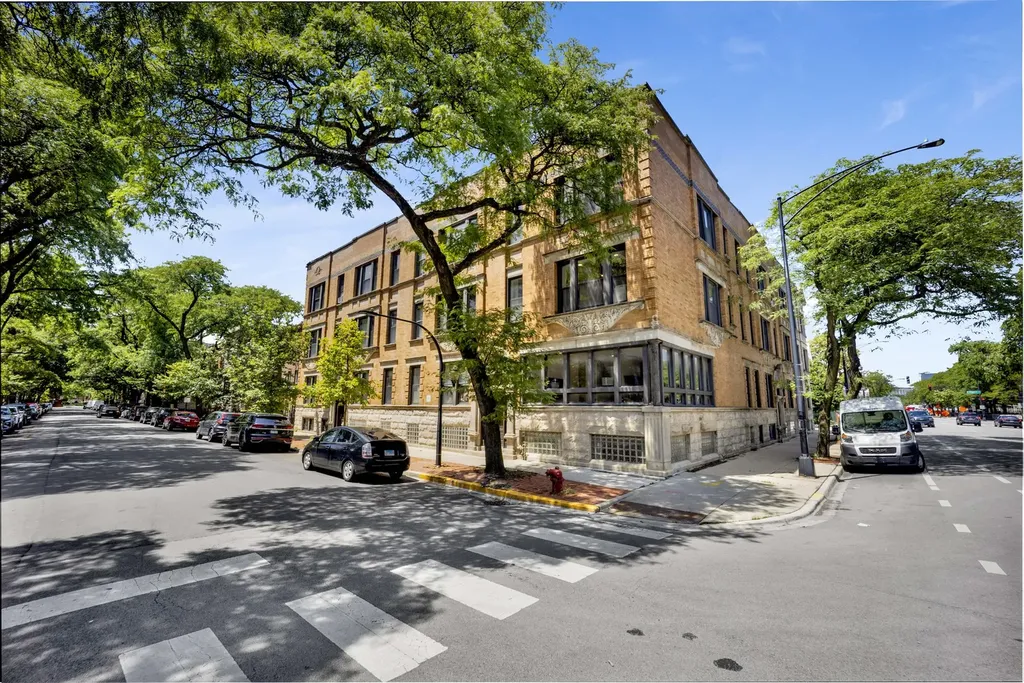 614 South Loomis Street Chicago IL 60607