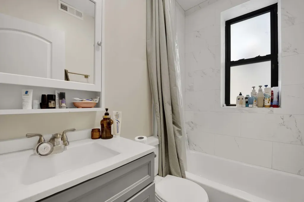 614 South Loomis Street Chicago IL 60607
