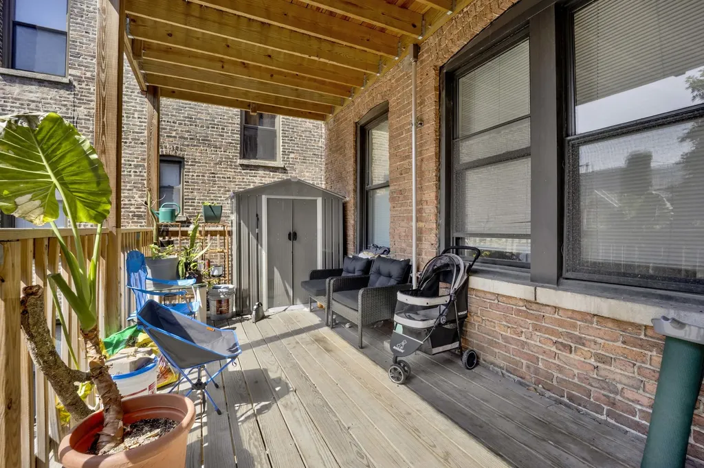 614 South Loomis Street Chicago IL 60607