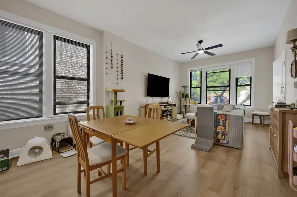 614 South Loomis Street Chicago IL 60607