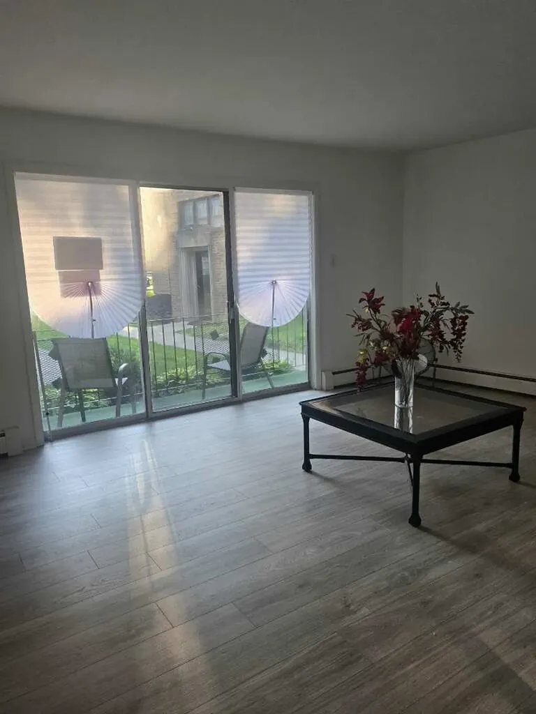 10425 South Hale Avenue Chicago IL 60643