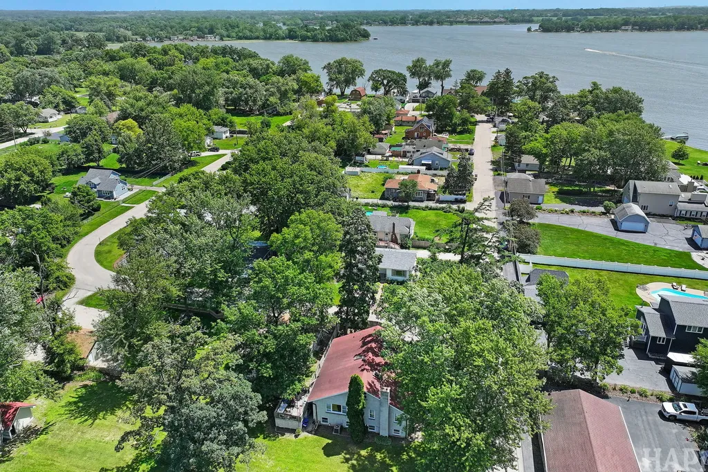 41638 North Lotus Avenue Antioch IL 60002