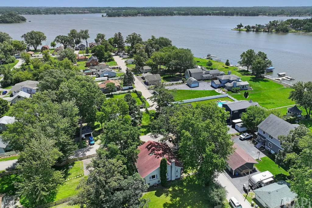 41638 North Lotus Avenue Antioch IL 60002