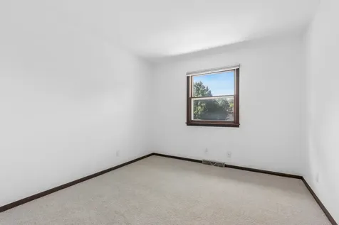 5017 Kenneth Drive Crystal Lake IL 60014