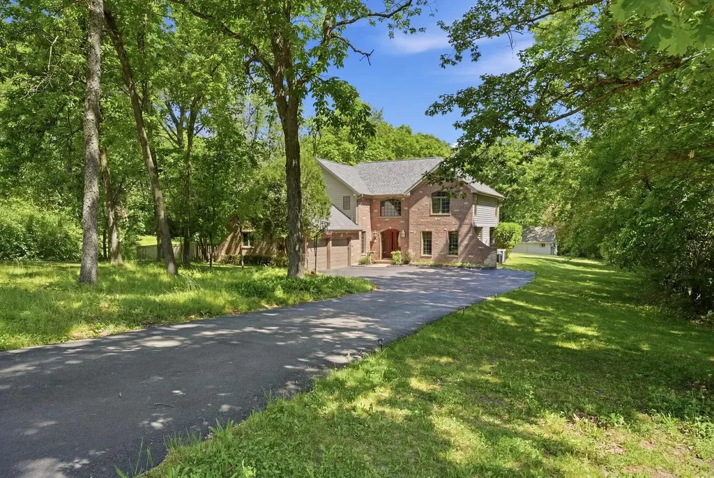 26792 West Lakeview Drive S Lake Barrington IL 60084