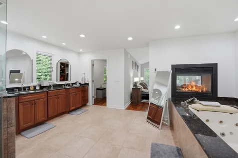 26792 West Lakeview Drive S Lake Barrington IL 60084