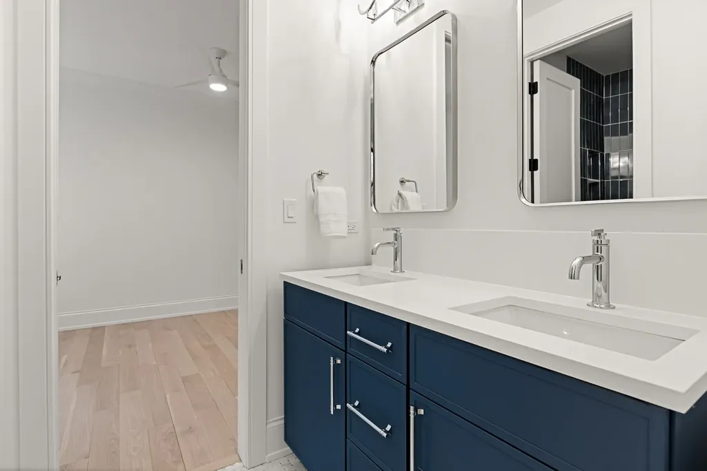 3711 North Magnolia Avenue Chicago IL 60613