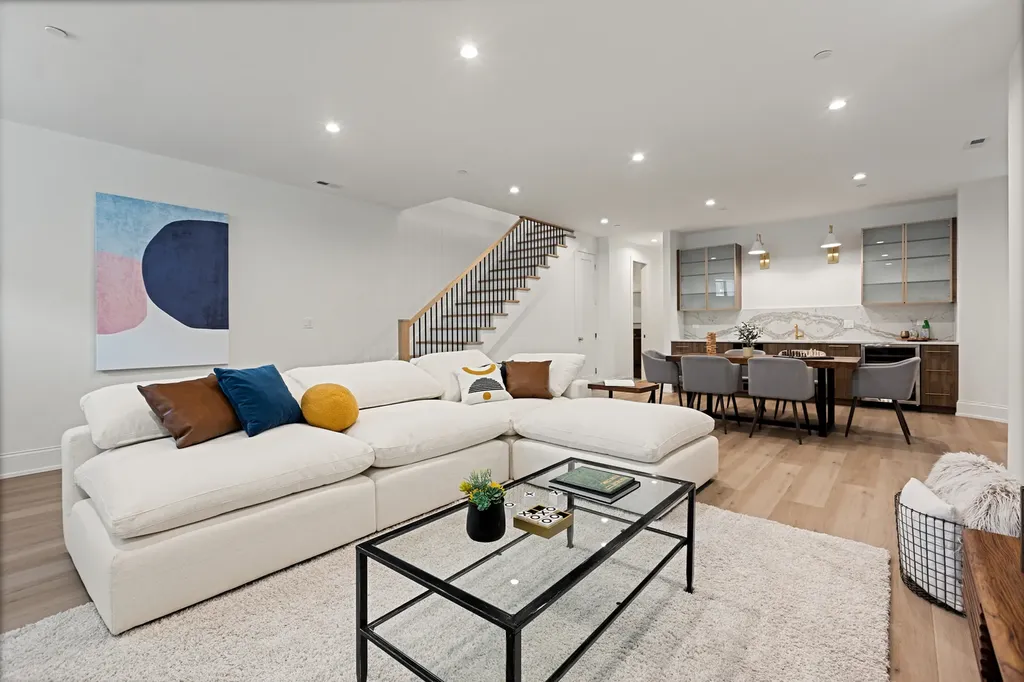 3711 North Magnolia Avenue Chicago IL 60613