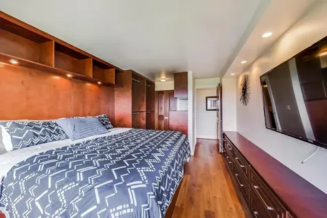 1850 North Clark Street Chicago IL 60614