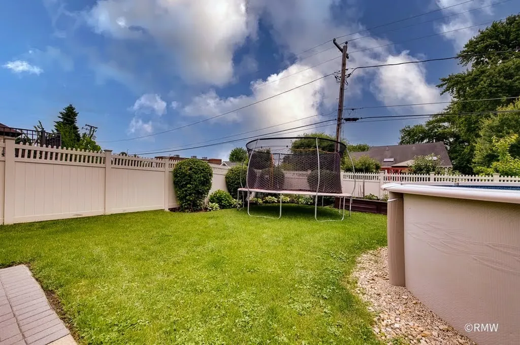729 North 7th Avenue Addison IL 60101