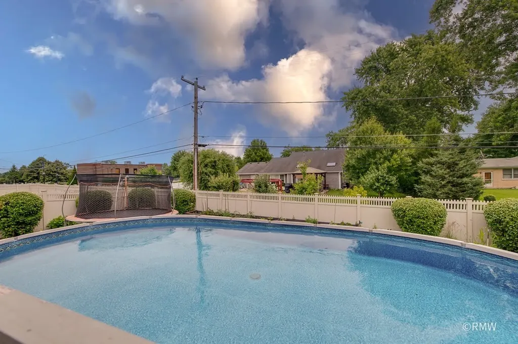 729 North 7th Avenue Addison IL 60101