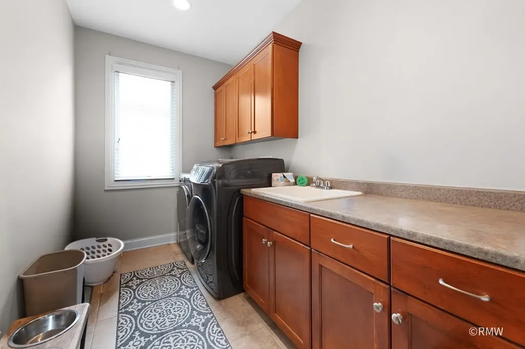 729 North 7th Avenue Addison IL 60101