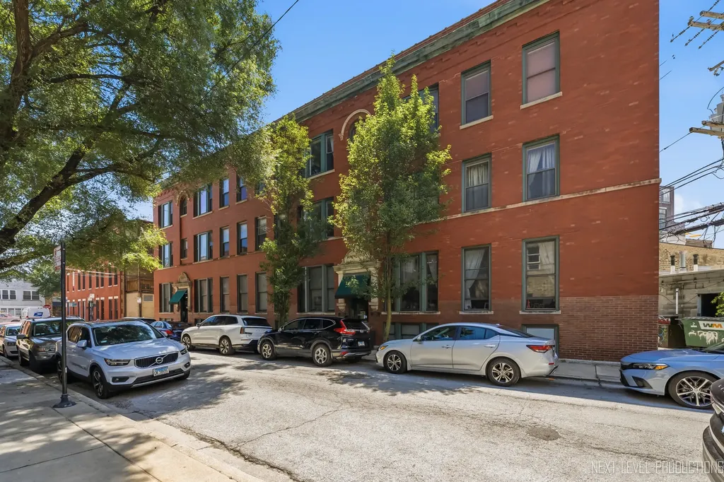 2013 West Concord Place Chicago IL 60647