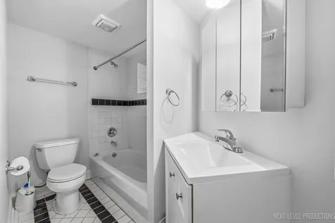 2013 West Concord Place Chicago IL 60647