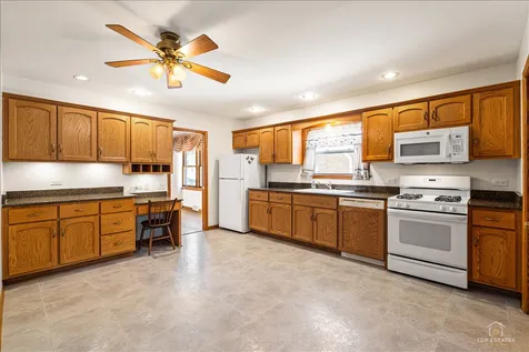 9253 South Sacramento Avenue Evergreen Park IL 60805