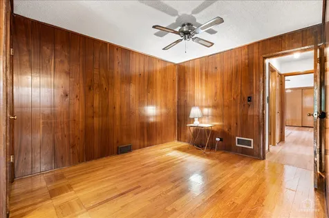 9253 South Sacramento Avenue Evergreen Park IL 60805