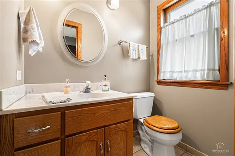 9253 South Sacramento Avenue Evergreen Park IL 60805