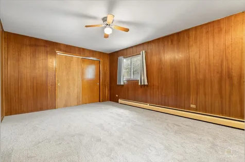 9253 South Sacramento Avenue Evergreen Park IL 60805