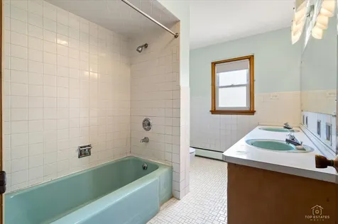9253 South Sacramento Avenue Evergreen Park IL 60805