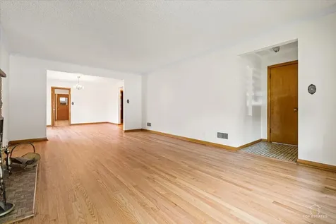 9253 South Sacramento Avenue Evergreen Park IL 60805