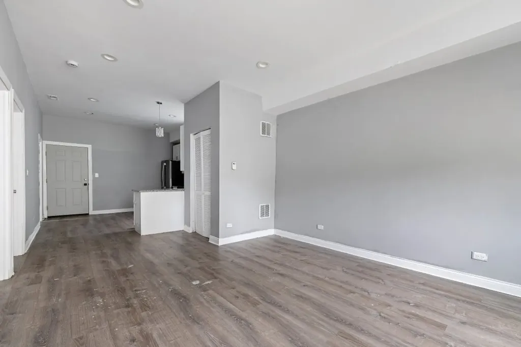 1615 South Komensky Avenue Chicago IL 60623