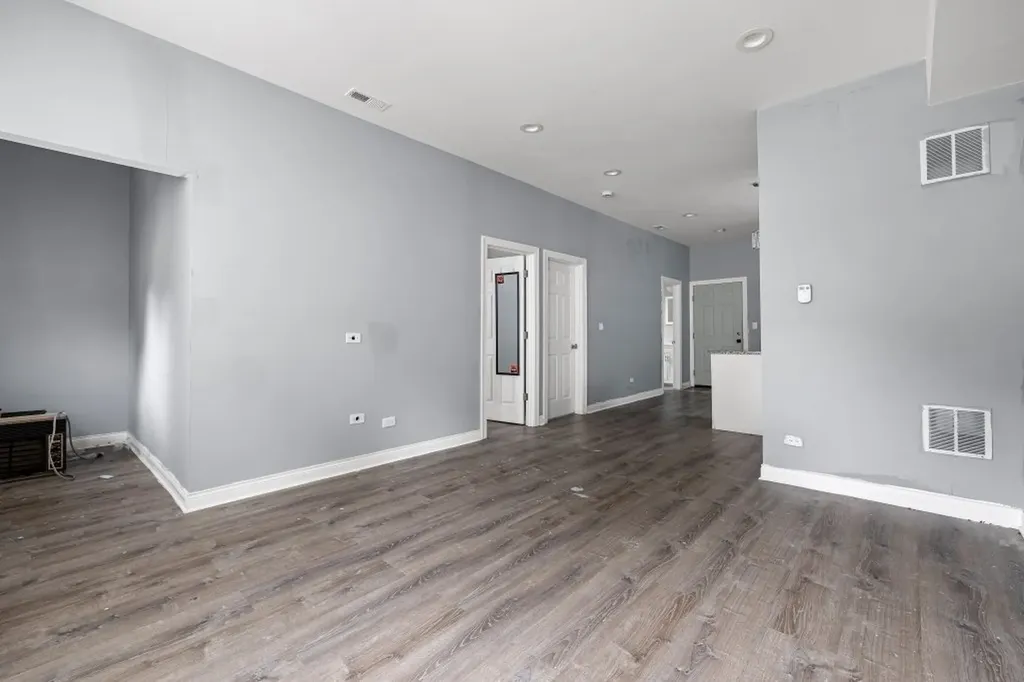 1615 South Komensky Avenue Chicago IL 60623