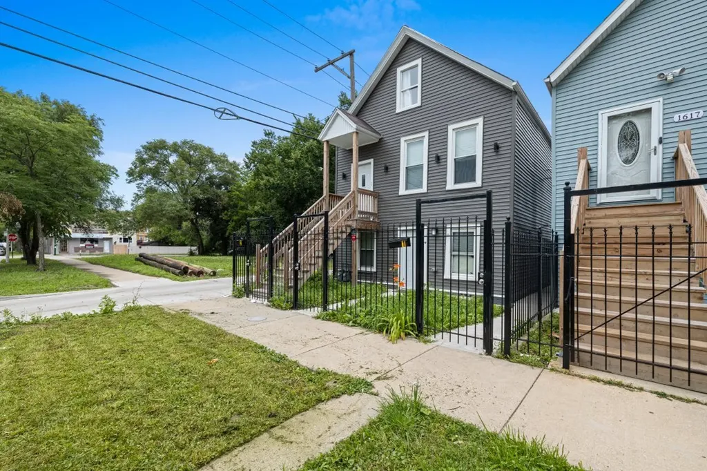 1615 South Komensky Avenue Chicago IL 60623