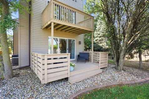 16 Briar Hill Circle Champaign IL 61822