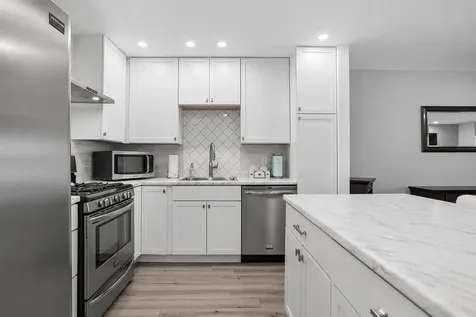 16 Briar Hill Circle Champaign IL 61822