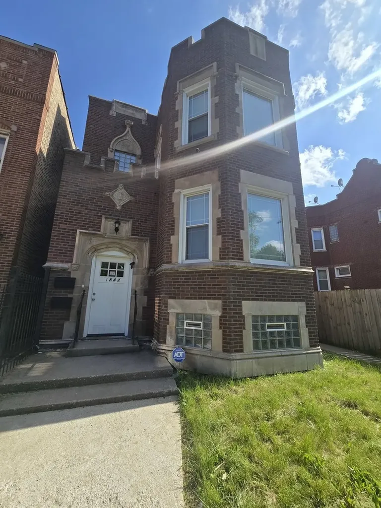 1847 West Garfield Boulevard Chicago IL 60636
