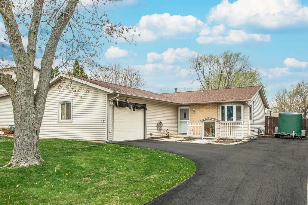 810 Oakton Avenue Romeoville IL 60446
