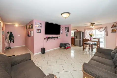 810 Oakton Avenue Romeoville IL 60446