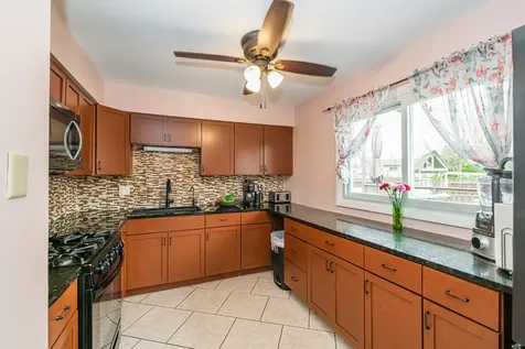 810 Oakton Avenue Romeoville IL 60446