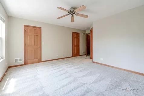2636 Pondview Drive Algonquin IL 60102