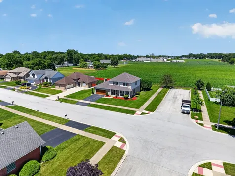 1692 185TH Street Lansing IL 60438