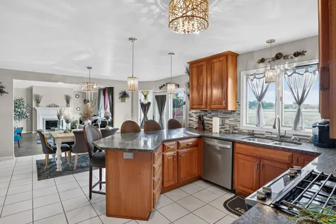 1692 185TH Street Lansing IL 60438