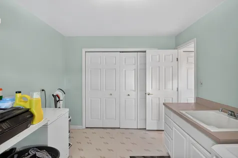 1692 185TH Street Lansing IL 60438