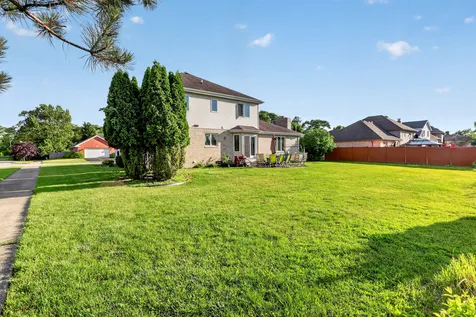 1692 185TH Street Lansing IL 60438
