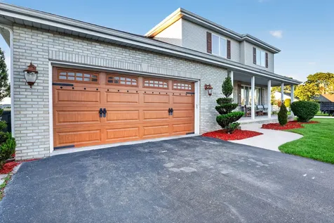 1692 185TH Street Lansing IL 60438