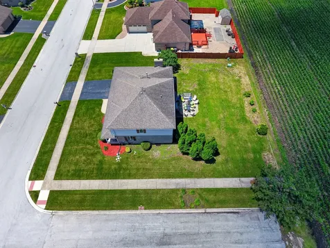 1692 185TH Street Lansing IL 60438