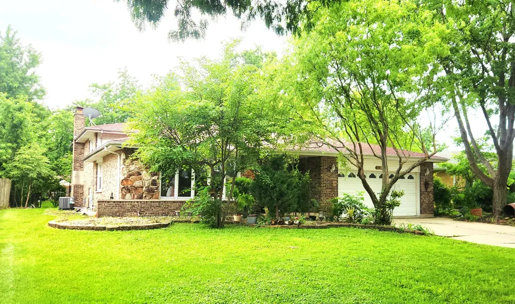 1629 Holly Lane Darien IL 60561